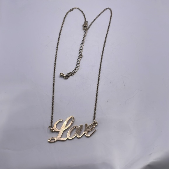 “LOVE” necklace - Picture 2 of 3